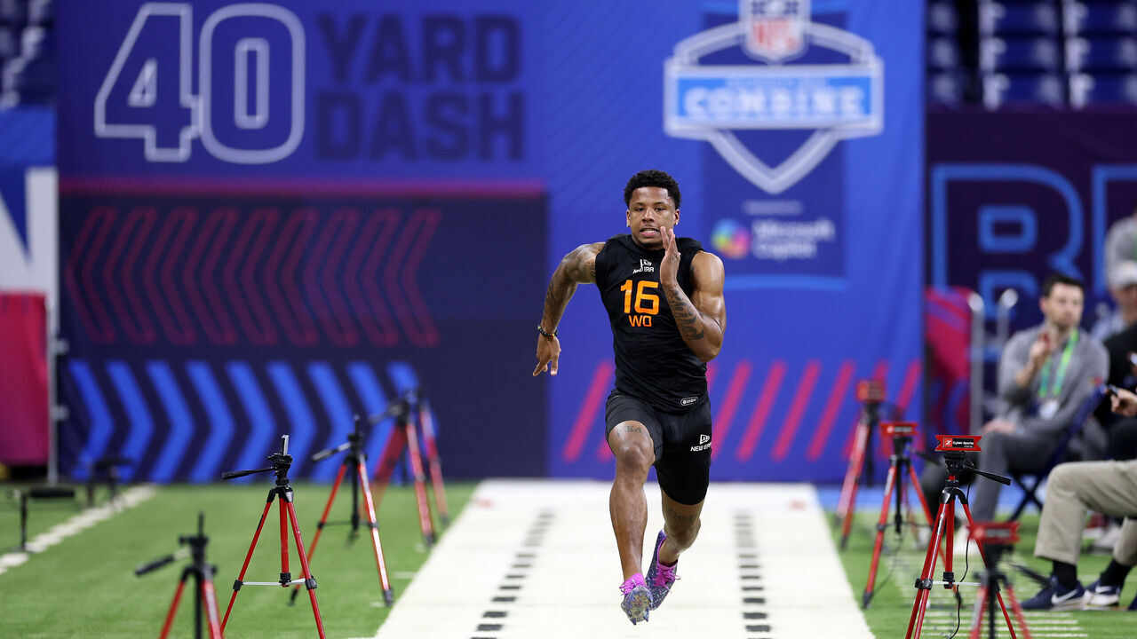 INDIANAPOLIS, INDIANA - MARCH 01: Matthew Golden #WO16 of Texas participates in a drill during the NFL Scouting Combine at Lucas Oil Stadium on March 01, 2025 in Indianapolis, Indiana.