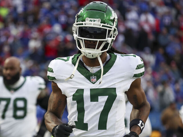 ORCHARD PARK, NEW YORK - DECEMBER 29: Davante Adams #17 of the New York Jets takes the field prior to a game against the Buffalo Bills at Highmark Stadium on December 29, 2024 in Orchard Park, New York. The Bills defeated the Jets 40-14. (Kara Durrette/Getty Images)