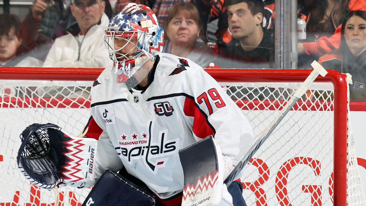 PHILADELPHIA, PENNSYLVANIA - FEBRUARY 06: Charlie Lindgren #79 of the Washington Capitals tends goal against the Philadelphia Flyers at the Wells Fargo Center on February 6, 2025 in Philadelphia, Pennsylvania.