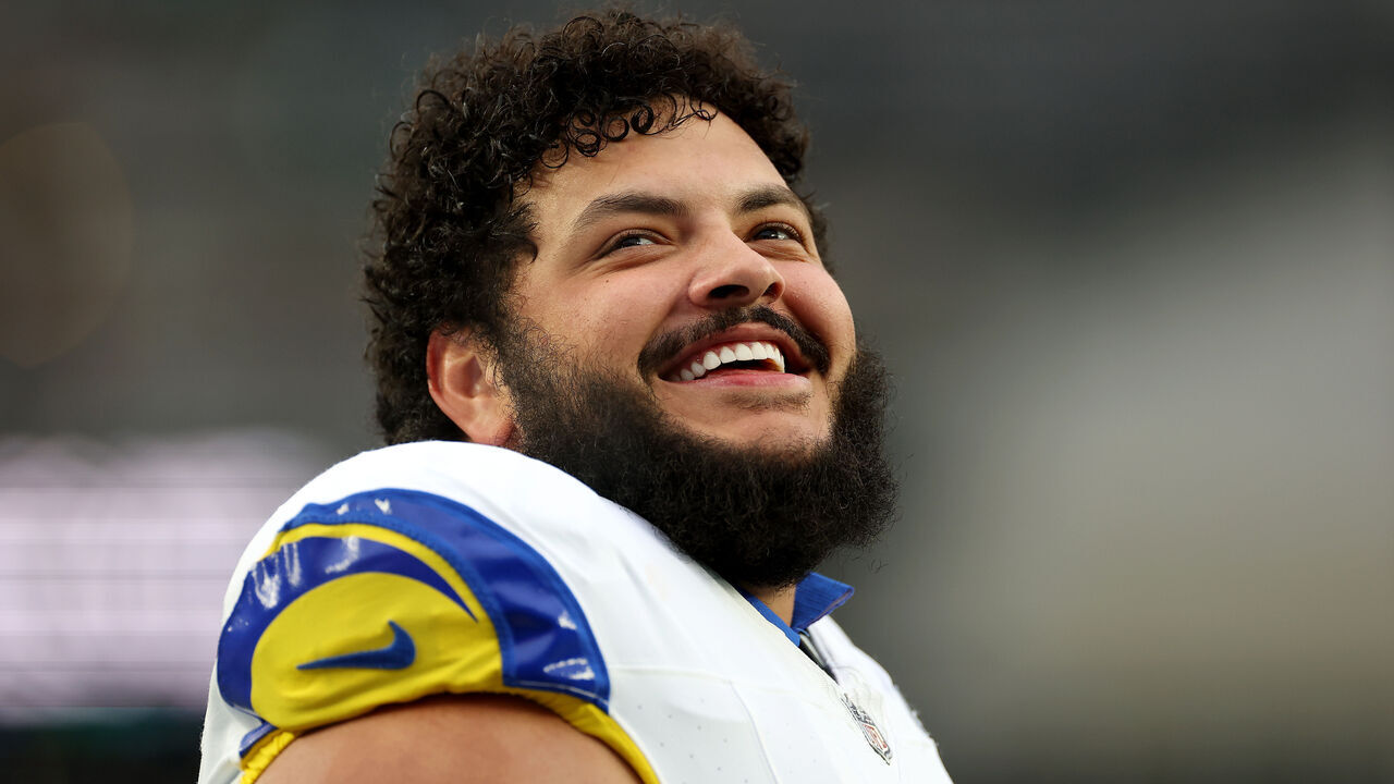 PHILADELPHIA, PENNSYLVANIA - JANUARY 19: Jonah Jackson #72 of the Los Angeles Rams warms up before the game against the Philadelphia Eagles during the NFC Divisional Playoff at Lincoln Financial Field on January 19, 2025 in Philadelphia, Pennsylvania.