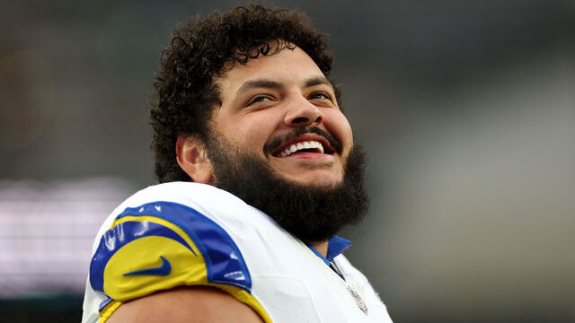 PHILADELPHIA, PENNSYLVANIA - JANUARY 19: Jonah Jackson #72 of the Los Angeles Rams warms up before the game against the Philadelphia Eagles during the NFC Divisional Playoff at Lincoln Financial Field on January 19, 2025 in Philadelphia, Pennsylvania.