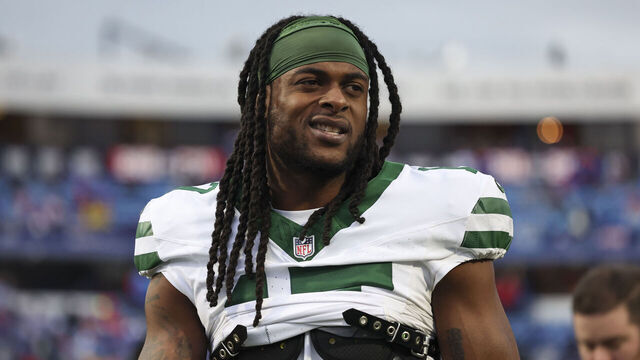 ORCHARD PARK, NEW YORK - DECEMBER 29: Davante Adams #17 of the New York Jets walks off the field prior to a game against the Buffalo Bills at Highmark Stadium on December 29, 2024 in Orchard Park, New York. The Bills defeated the Jets 40-14. (Kara Durrette/Getty Images)