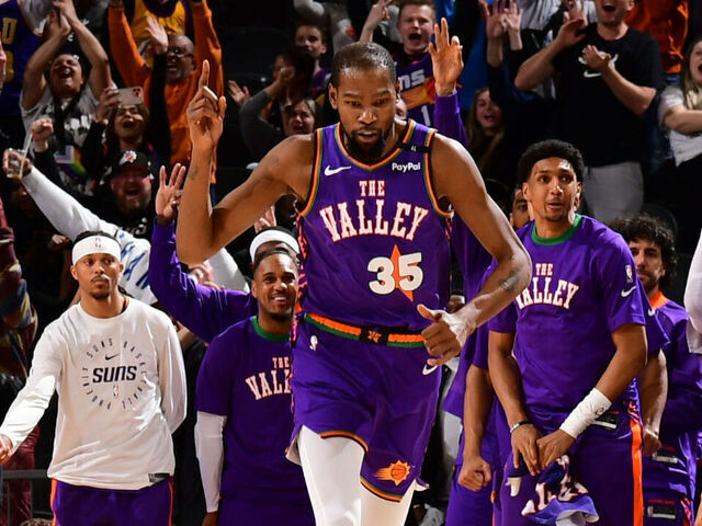 Suns erase 23-point deficit to stun Clippers | theScore