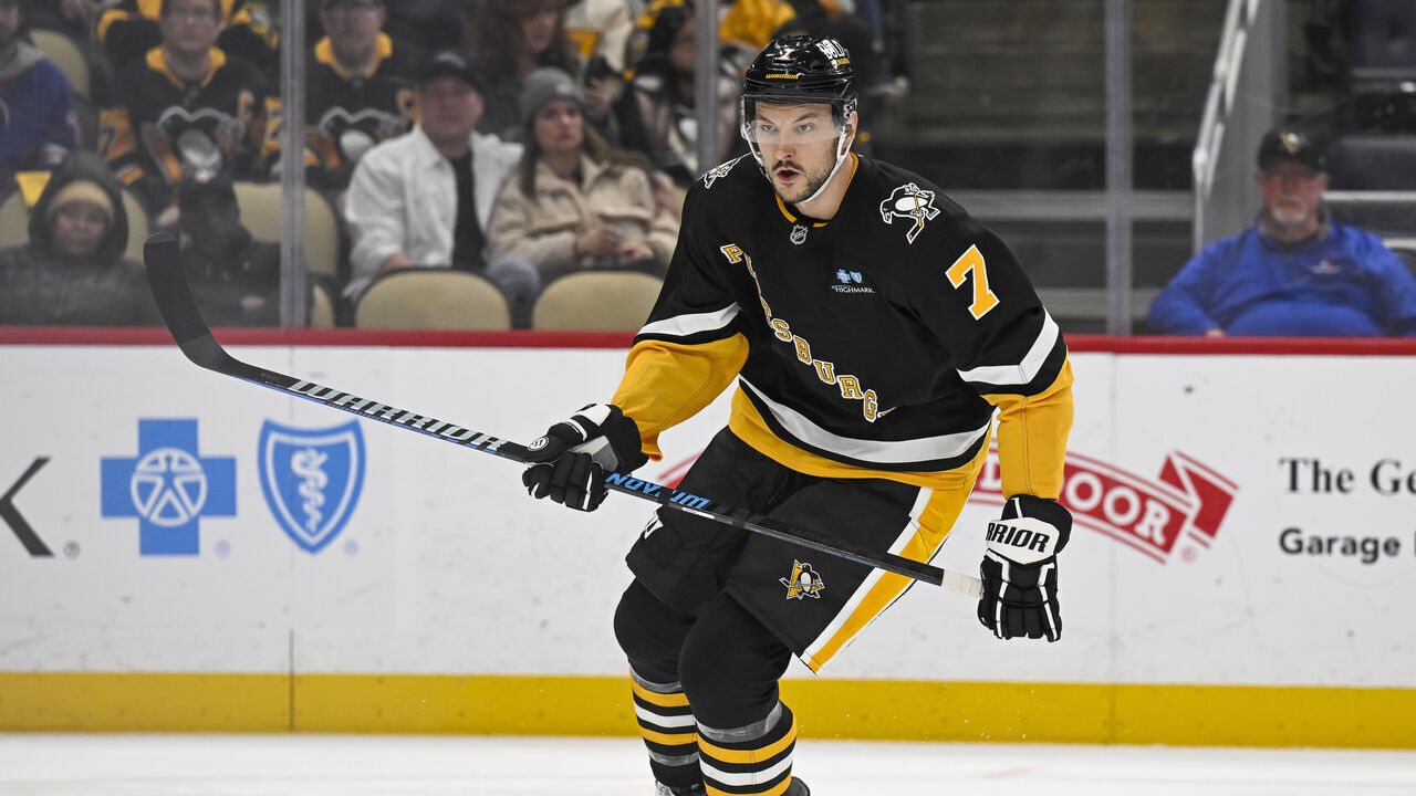 PITTSBURGH, PA - FEBRUARY 04: Pittsburgh Penguins defenseman Vincent Desharnais (7) skates during the third period in the NHL game between the Pittsburgh Penguins and the New Jersey Devils on February 4, 2025, at PPG Paints Arena in Pittsburgh, PA.