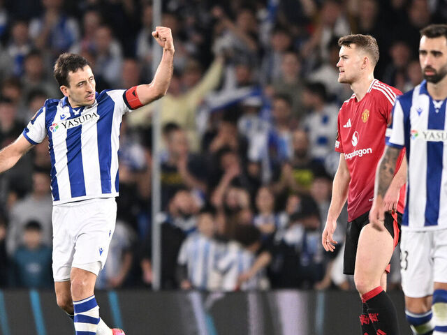 SAN SEBASTIAN, SPAIN - MARCH 6: Mikel Oyarzabal of Real Sociedad celebrates 1-1 during the UEFA Europa League match between Real Sociedad v Manchester United at the Estadio Reale Arena on March 6, 2025 in San Sebastian Spain