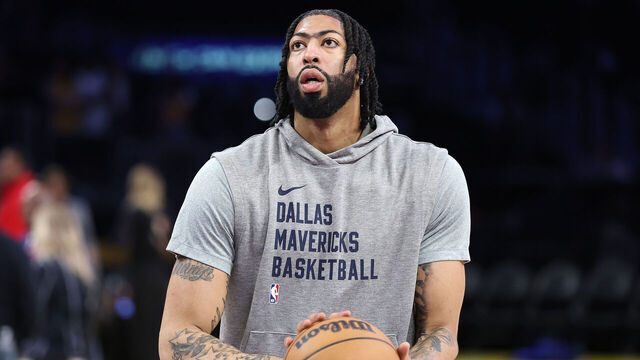LOS ANGELES, CALIFORNIA - FEBRUARY 25: Anthony Davis #3 of the Dallas Mavericks warms up prior to a game against the Los Angeles Lakers at Crypto.com Arena on February 25, 2025 in Los Angeles, California.