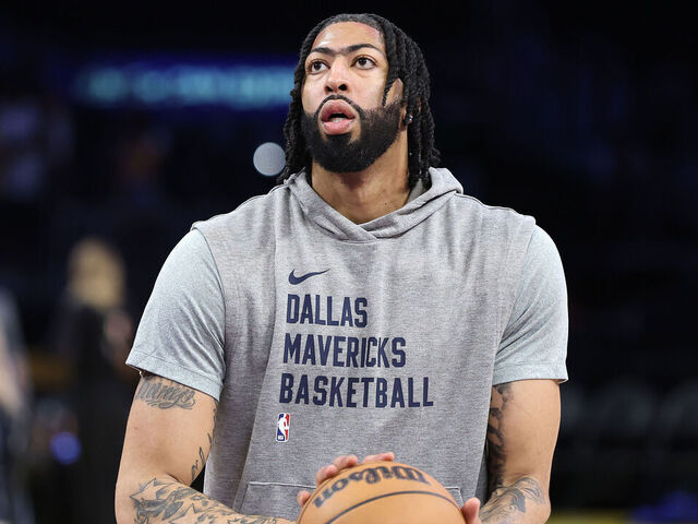 LOS ANGELES, CALIFORNIA - FEBRUARY 25: Anthony Davis #3 of the Dallas Mavericks warms up prior to a game against the Los Angeles Lakers at Crypto.com Arena on February 25, 2025 in Los Angeles, California.