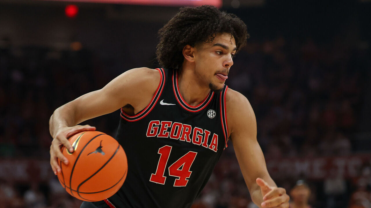 AUSTIN, TX - MARCH 01: Georgia Bulldogs forward Asa Newell (14) drives with the ball during the SEC college basketball game between Texas Longhorns and Georgia Bulldogs on March 1, 2025, at Moody Center in Austin, Texas.