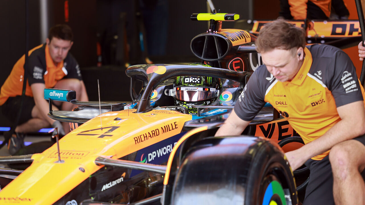 SAKHIR, BAHRAIN - FEBRUARY 27: Lando Norris of Mclaren takes part during the third day of F1 pre-season testing at the Bahrain International Circuit in Sakhir, Bahrain on February 27, 2025.