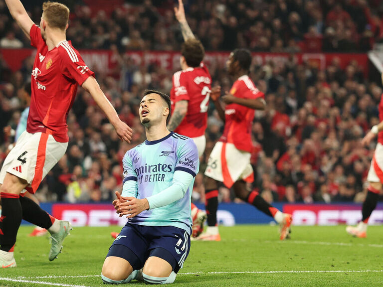 Arsenal held by Man United in latest blow to Premier League title bid Arsenal held by Man United in latest blow to Premier League title bid