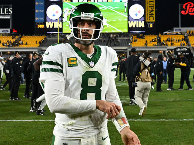 PITTSBURGH, PENNSYLVANIA - OCTOBER 20: Aaron Rodgers #8 of the New York Jets walks off the field after a loss to the Pittsburgh Steelers at Acrisure Stadium on October 20, 2024 in Pittsburgh, Pennsylvania.