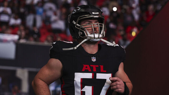 ATLANTA, GEORGIA - JANUARY 05: Drew Dalman #67 of the Atlanta Falcons runs out of the tunnel prior to an NFL football game against the Carolina Panthers at Mercedes-Benz Stadium on January 5, 2025 in Atlanta, Georgia.