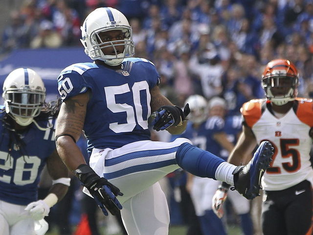 Colts' Jerrell Freeman suffers hip injury vs. Bengals; questionable to return