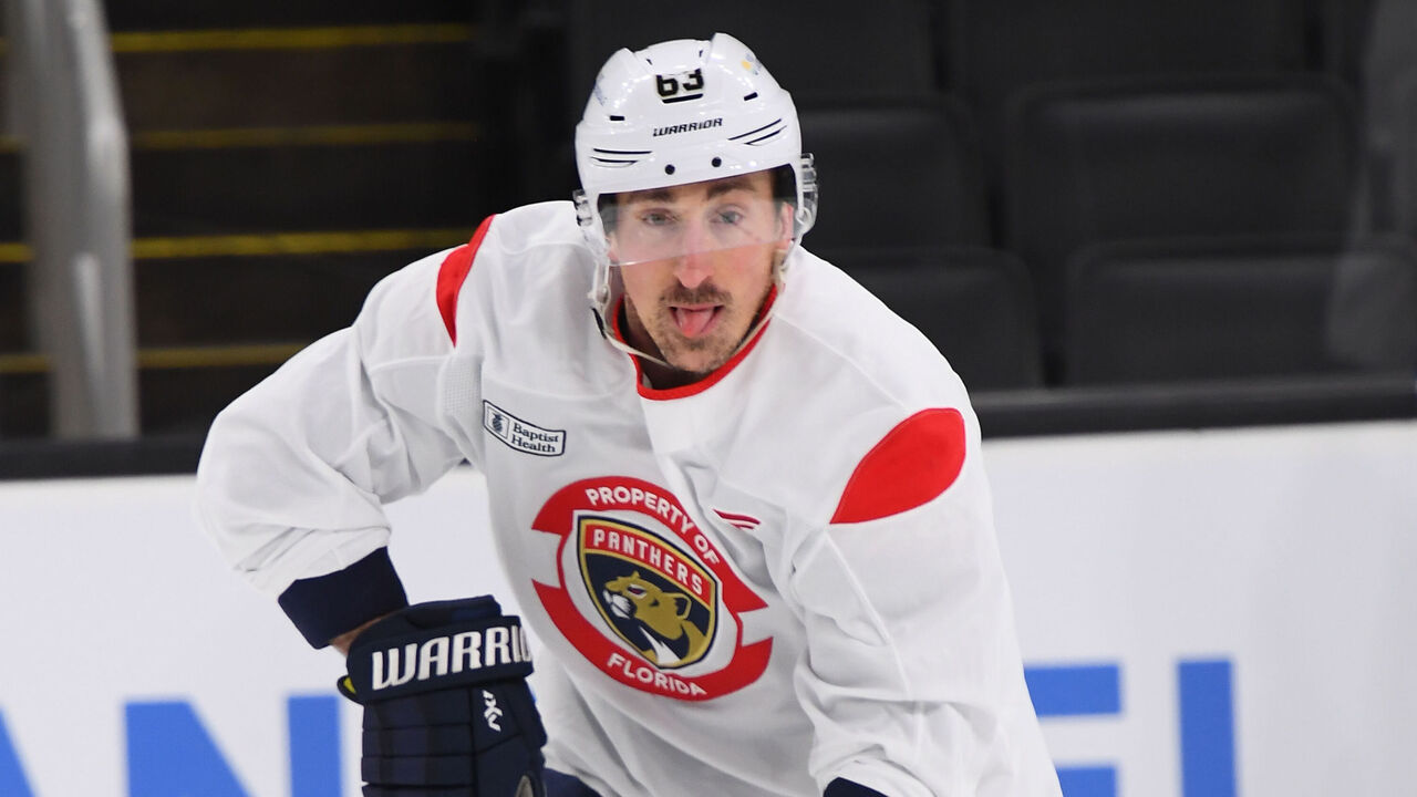Injured Marchand returns to Boston ice to practice with Panthers |  theScore.com