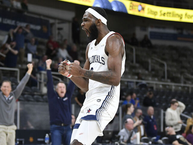 INDIANAPOLIS, IN - MARCH 10: Robert Morris Colonials Guard Amarion Dickerson (3) celebrates as the buzzer sounds to end the Horizon League Tournament Semifinal basketball game between the Oakland Grizzlies and the Robert Morris Colonials on March 10, 2025, at the Corteva Coliseum in Indianapolis, Indiana.