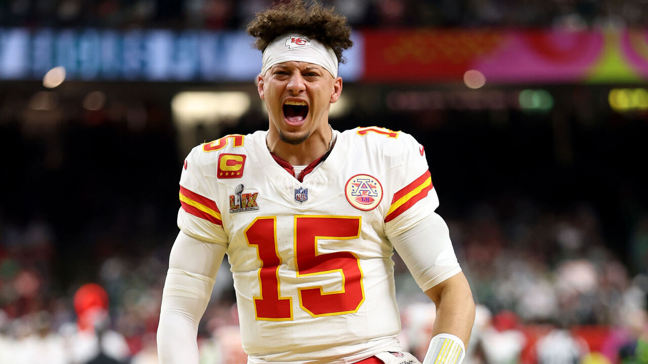 NEW ORLEANS, LOUISIANA - FEBRUARY 09: Patrick Mahomes #15 of the Kansas City Chiefs reacts prior to Super Bowl LIX against the Philadelphia Eagles at Caesars Superdome on February 09, 2025 in New Orleans, Louisiana.
