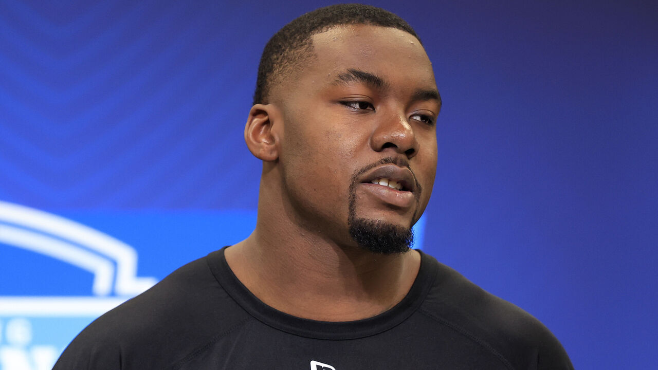 INDIANAPOLIS, INDIANA - FEBRUARY 26: Mykel Williams #DL73 of Georgia speaks to the media during the 2025 NFL Combine at the Indiana Convention Center on February 26, 2025 in Indianapolis, Indiana.