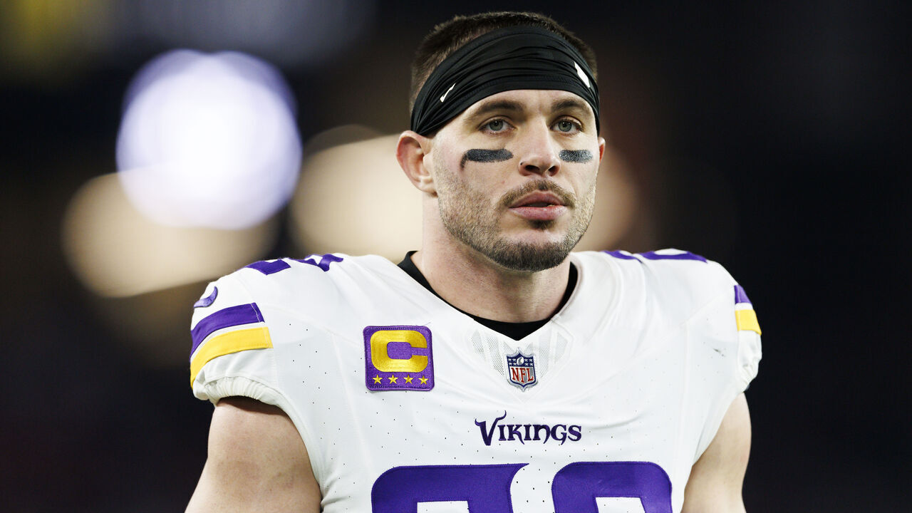 GLENDALE, ARIZONA - JANUARY 13: Harrison Smith #22 of the Minnesota Vikings on the sideline before the NFC Wild Card Playoff game against the Los Angeles Rams at State Farm Stadium on January 13, 2025 in Glendale, Arizona.