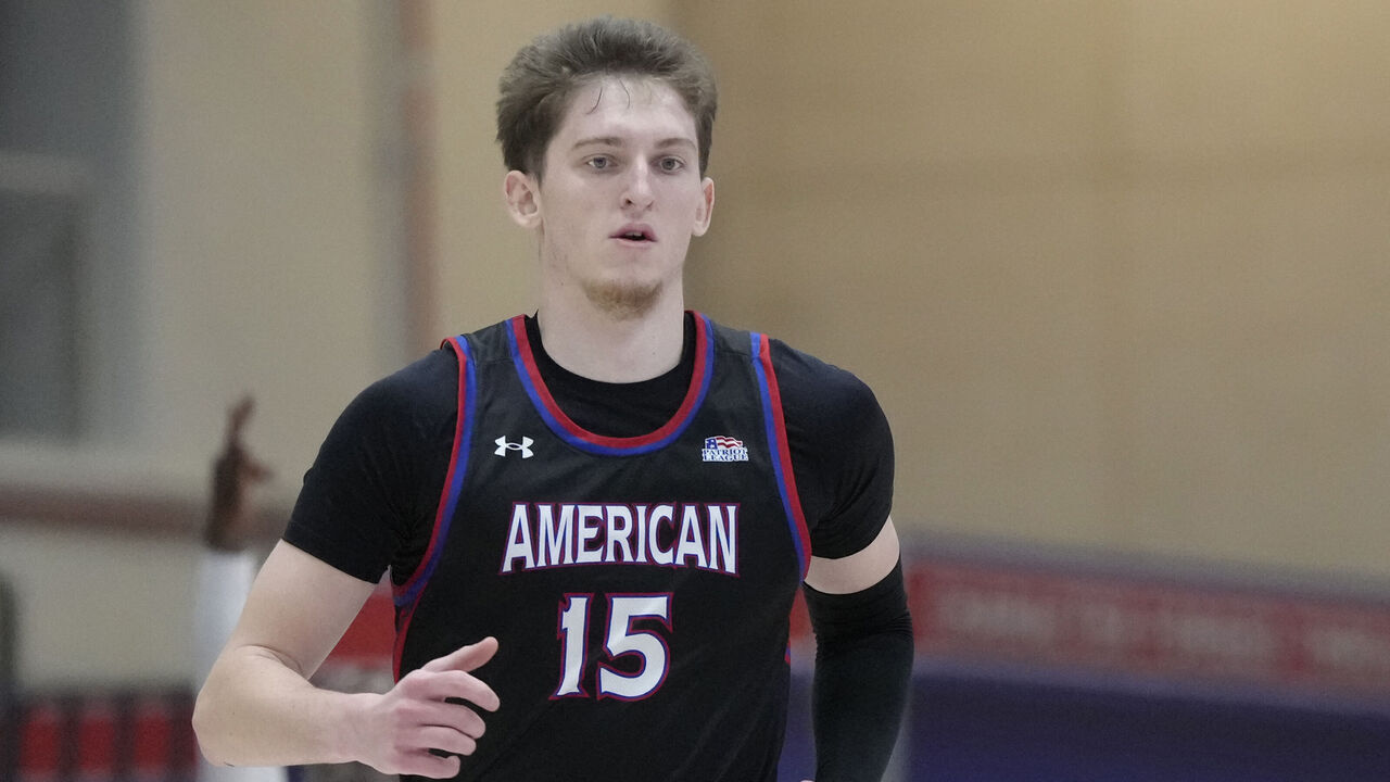 WASHINGTON, DC - JANUARY 25: Matt Rogers #15 of the American University Eagles runs up court during a college basketball game against the Colgate Raiders at Bender Arena January 25, 2025 in Washington, DC.