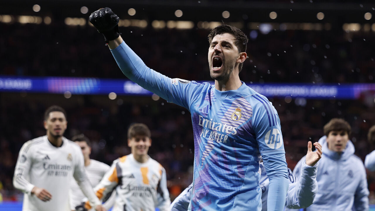 MADRID, SPAIN - MARCH 12: Thibaut Courtois of Real Madrid celebrates the victory with teammates during the UEFA Champions League 2024/25 UEFA Champions League 2024/25 Round of 16 second leg match between Atletico de Madrid and Real Madrid C.F. at Estadio Wanda Metropolitano on March 12, 2025 in Madrid, Spain.