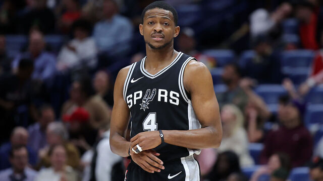 NEW ORLEANS, LOUISIANA - FEBRUARY 25: De'Aaron Fox #4 of the San Antonio Spurs reacts against the New Orleans Pelicans during a game at Smoothie King Center on February 25, 2025 in New Orleans, Louisiana.