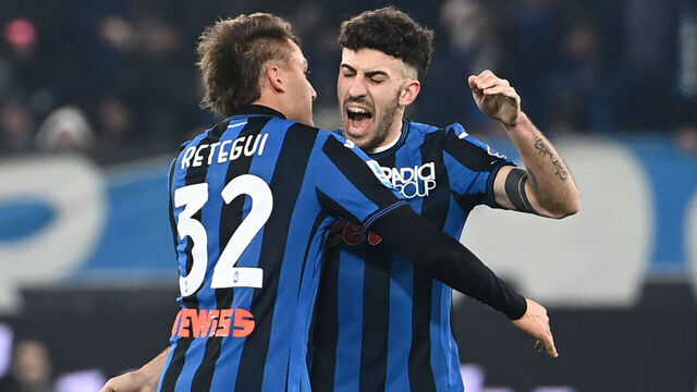 Atalanta's Italian forward #32 Mateo Retegui celebrates with Atalanta's Italian defender #22 Matteo Ruggeri after scoring his team's first goal during the Italian Serie A football match between Atalanta and Juventus at the Gewiss Stadium in Bergamo, on January 14, 2025.