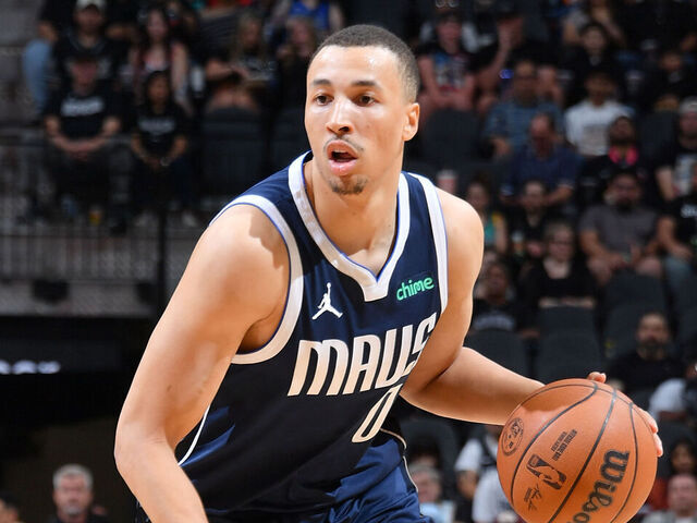 SAN ANTONIO, TX - MARCH 12: Dante Exum #0 of the Dallas Mavericks dribbles the ball during the game against the Dallas Mavericks on March 12, 2025 at the Frost Bank Center in San Antonio, Texas. Mandatory Copyright Notice: Copyright 2025 NBAE (Photos by Michael Gonzales/NBAE via Getty Images)