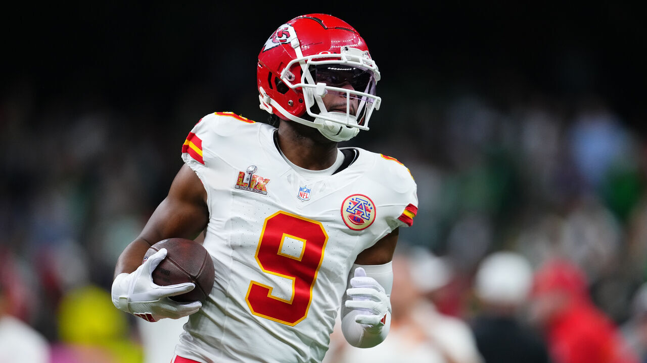 NEW ORLEANS, LA - FEBRUARY 09: JuJu Smith-Schuster #9 of the Kansas City Chiefs warms up prior to Super Bowl LIX against the Philadelphia Eagles at Caesars Superdome on February 9, 2025 in New Orleans, Louisiana.