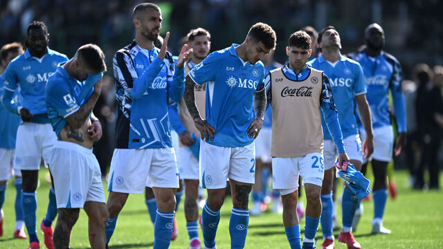 VENICE, ITALY - MARCH 16: Players of Napoli reacts with disappointment during the Serie A match between Venezia and Napoli at Stadio Pier Luigi Penzo on March 16, 2025 in Venice, Italy.