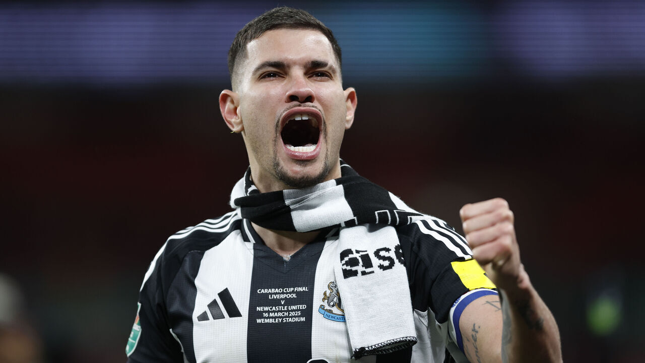 LONDON, ENGLAND - MARCH 16: Bruno Guimaraes of Newcastle United celebrates after winning the Carabao Cup Final between Liverpool and Newcastle United at Wembley Stadium on March 16, 2025 in London, England.