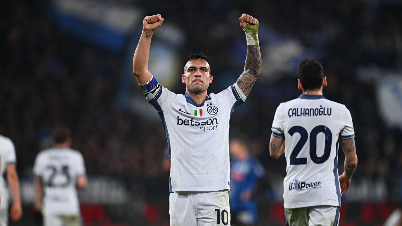 BERGAMO, ITALY - MARCH 16: Lautaro Martinez of FC Internazionale celebrates after scoring the goal during the Serie A match between Atalanta and FC Internazionale at Gewiss Stadium on March 16, 2025 in Bergamo, Italy.