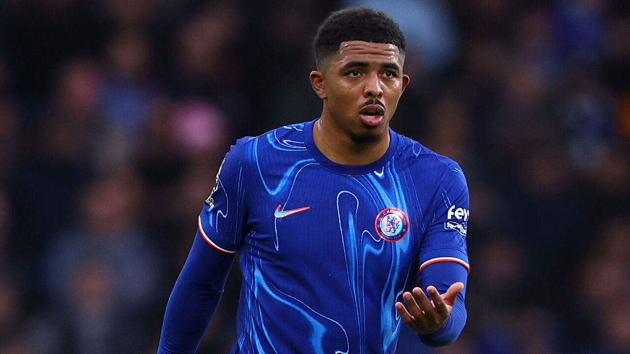 LONDON, ENGLAND - DECEMBER 01: Wesley Fofana of Chelsea FC controls the ball during the Premier League match between Chelsea FC and Aston Villa FC at Stamford Bridge on December 01, 2024 in London, England.