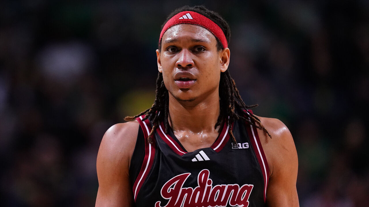 EUGENE, OREGON - MARCH 04: Malik Reneau #5 of the Indiana Hoosiers looks on during the second half against the Oregon Ducks at Matthew Knight Arena on March 04, 2025 in Eugene, Oregon.