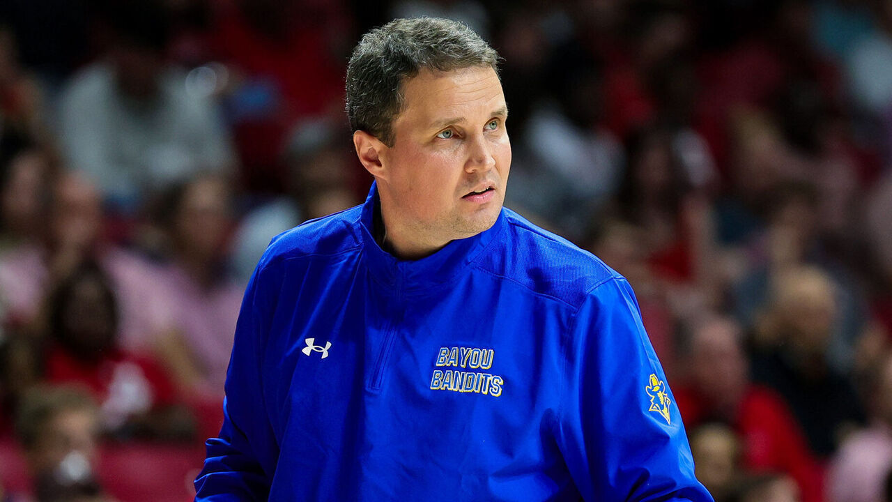 TUSCALOOSA, ALABAMA - NOVEMBER 11: head coach Will Wade of the McNeese State Cowboys looks on as his team takes on the Alabama Crimson Tide during the first half at Coleman Coliseum on November 11, 2024 in Tuscaloosa, Alabama.