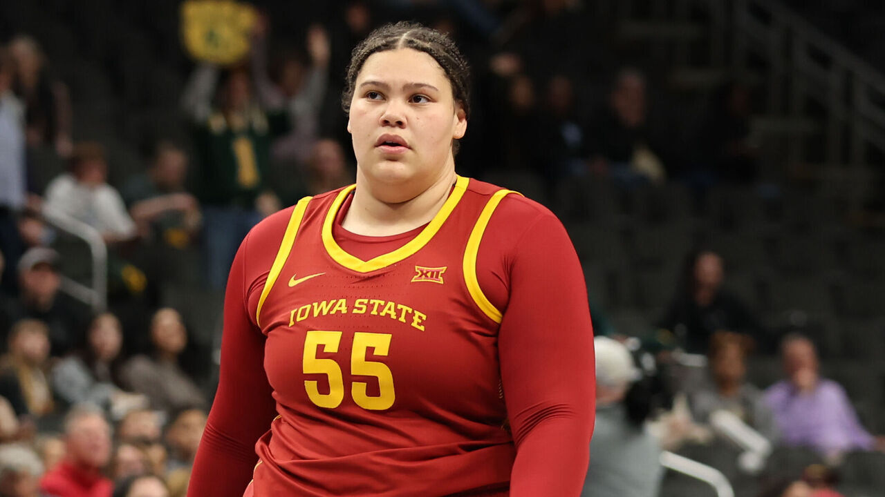 KANSAS CITY, MO - MARCH 08: Iowa State Cyclones center Audi Crooks (55) during a women's Big 12 tournament quarterfinal game between the Iowa State Cyclones and Baylor Lady Bears on March 7, 2025 at T-Mobile Center in Kansas City, MO.