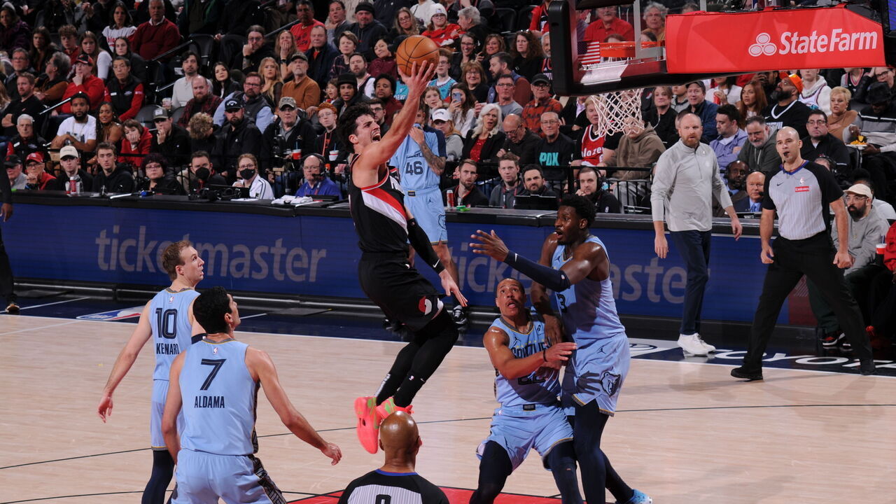 PORTLAND, OR - MARCH 19: Deni Avdija #8 of the Portland Trail Blazers shoots the ball during the game against the Memphis Grizzlies on March 19, 2025 at the Moda Center Arena in Portland, Oregon. Mandatory Copyright Notice: Copyright 2025 NBAE