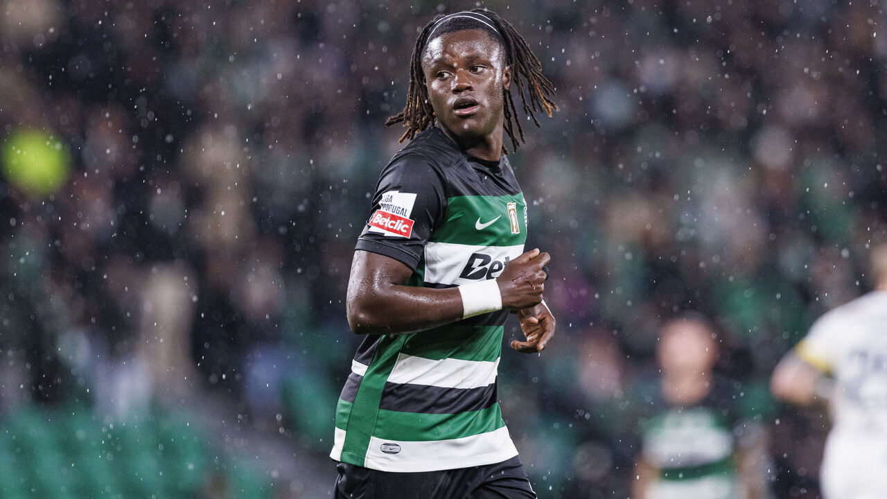 LISBON, PORTUGAL - MARCH 15: Geovany Quenda of Sporting runs in the field during the Liga Portugal Betclic match between Sporting CP and FC Famalicao at Estadio Jose Alvalade on March 15, 2025 in Lisbon, Portugal.