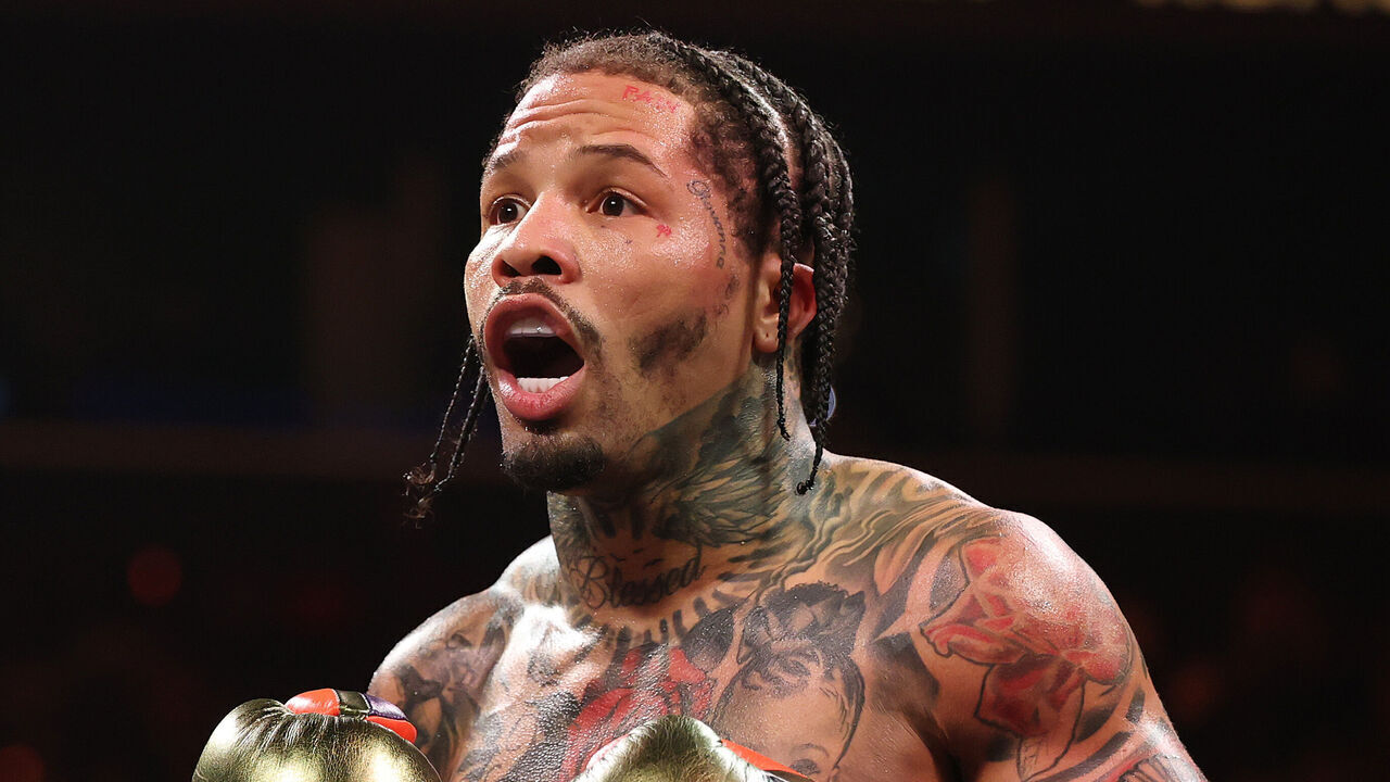 NEW YORK, NEW YORK - MARCH 01: Gervonta Davis in action against Lamont Roach Jr. during their bout for Davis' WBA lightweight title at Barclays Center on March 01, 2025 in New York City.