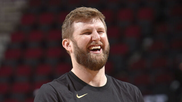 CLEVELAND, OH - OCTOBER 31: Assistant Coach Dan Geriot of the Cleveland Cavaliers smiles before the game against the New York Knicks on October 31, 2023 at Rocket Mortgage FieldHouse in Cleveland, Ohio. NOTE TO USER: User expressly acknowledges and agrees that, by downloading and/or using this Photograph, user is consenting to the terms and conditions of the Getty Images License Agreement. Mandatory Copyright Notice: Copyright 2023 NBAE