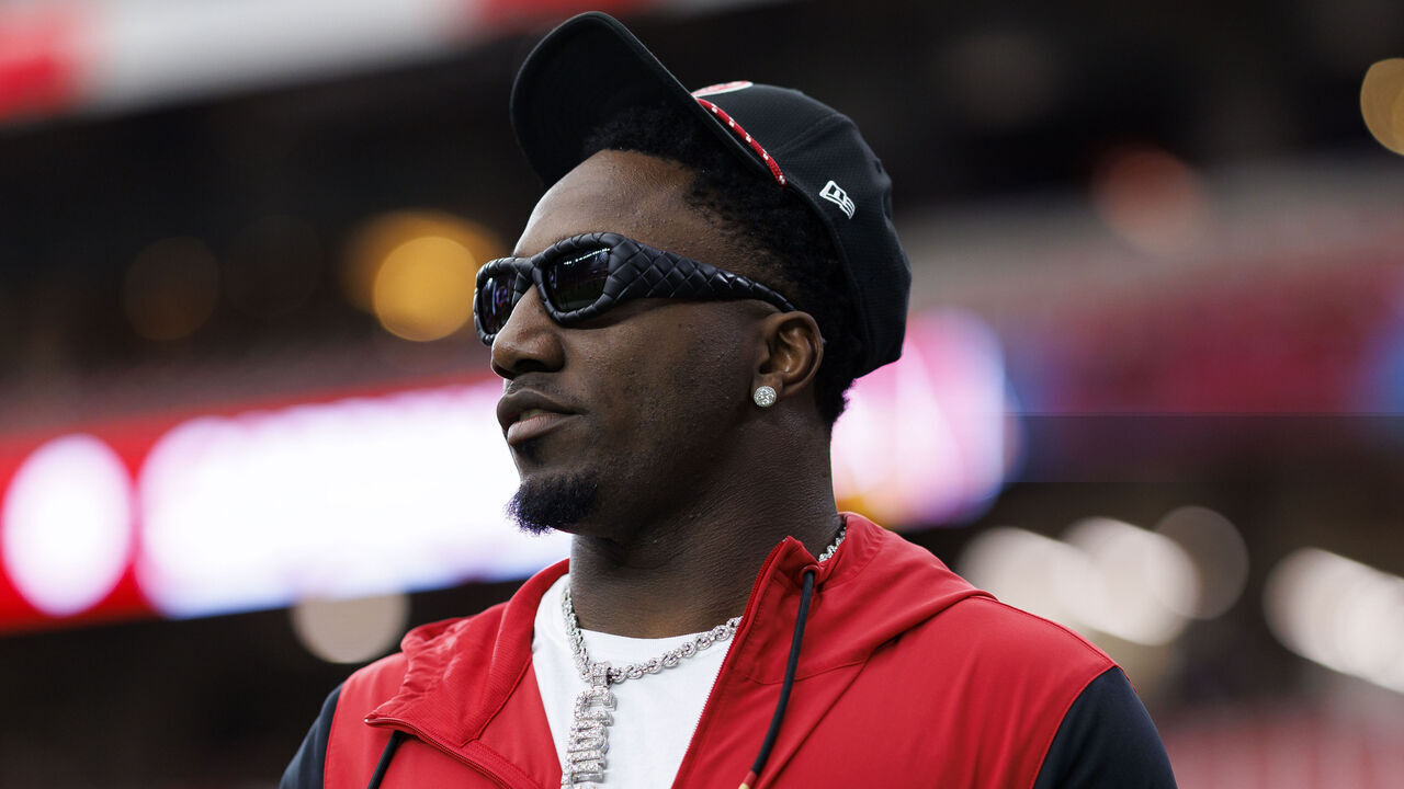 GLENDALE, ARIZONA - JANUARY 5: Wide receiver Deebo Samuel Sr. #1 of the San Francisco 49ers stands on the field prior to an NFL football game against the Arizona Cardinals at State Farm Stadium on January 5, 2025 in Glendale, Arizona.