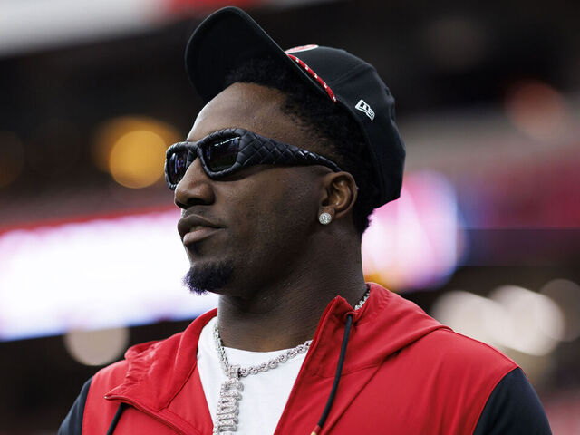 GLENDALE, ARIZONA - JANUARY 5: Wide receiver Deebo Samuel Sr. #1 of the San Francisco 49ers stands on the field prior to an NFL football game against the Arizona Cardinals at State Farm Stadium on January 5, 2025 in Glendale, Arizona.