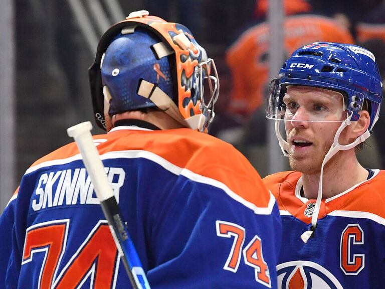 McDavid, Stuart Skinner exit Oilers' loss to Jets with injuries