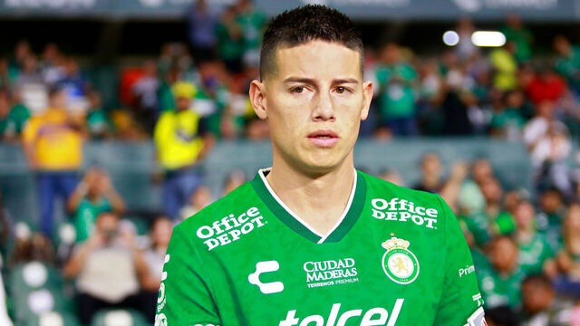 LEON, MEXICO - FEBRUARY 22: James Rodriguez of Leon enters the field prior to the 8th round match between Leon and Tigres UANL as part of the Torneo Clausura 2025 Liga MX at Leon Stadium on February 22, 2025 in Leon, Mexico.