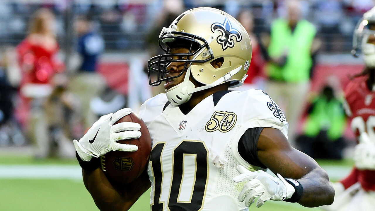 GLENDALE, AZ - DECEMBER 18: Brandin Cooks #10 of the New Orleans Saints runs with the ball against the Arizona Cardinals at University of Phoenix Stadium on December 18, 2016 in Glendale, Arizona.