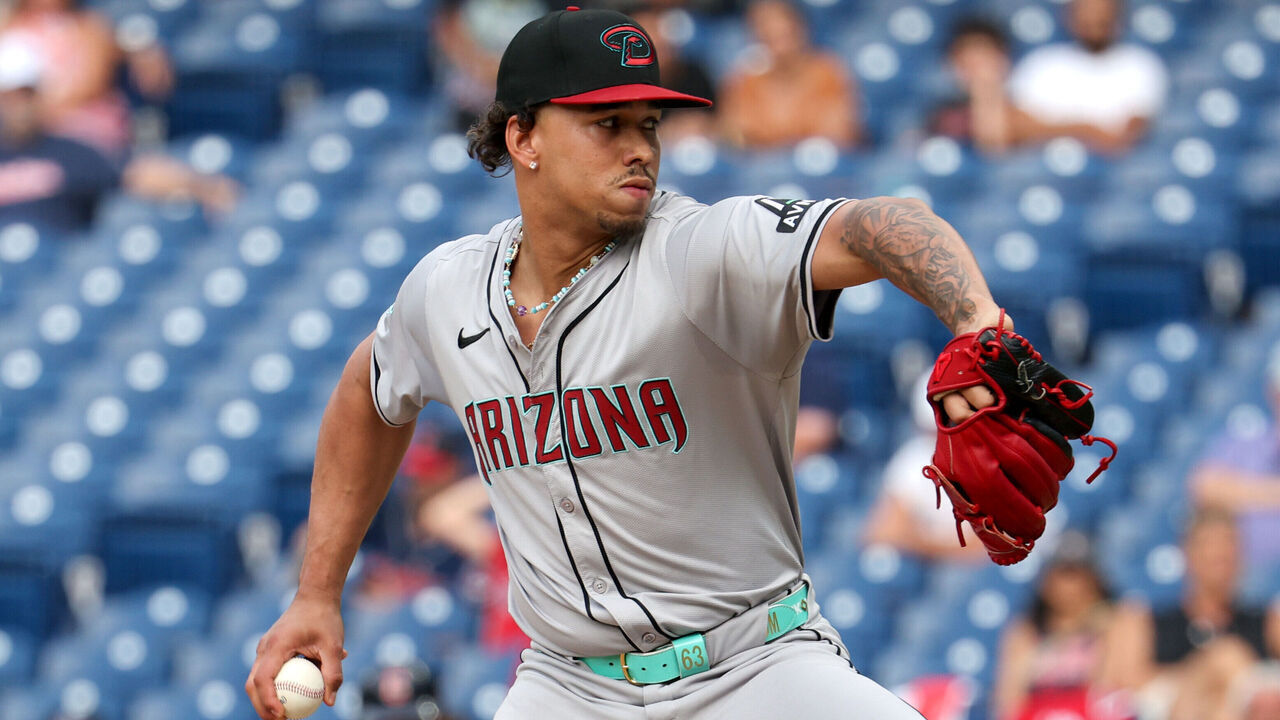 CLEVELAND, OH - AUGUST 07: Arizona Diamondbacks relief pitcher Justin Martinez (63) delivers a pitch to the plate during the ninth inning of game 2 of the the Major League Baseball Interleague game between the Arizona Diamondbacks and Cleveland Guardians on August 7, 2024, at Progressive Field in Cleveland, OH.