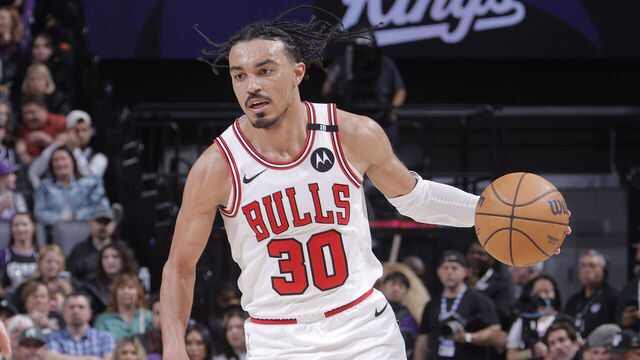 SACRAMENTO, CA - MARCH 20: Tre Jones #30 of the Chicago Bulls dribbles the ball during the game against the Sacramento Kings on March 20, 2025 at Golden 1 Center in Sacramento, California. Mandatory Copyright Notice: Copyright 2025 NBAE