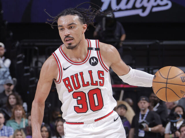 SACRAMENTO, CA - MARCH 20: Tre Jones #30 of the Chicago Bulls dribbles the ball during the game against the Sacramento Kings on March 20, 2025 at Golden 1 Center in Sacramento, California. Mandatory Copyright Notice: Copyright 2025 NBAE