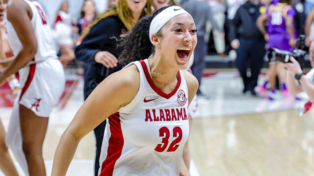 TUSCALOOSA, ALABAMA - FEBRUARY 27: Aaliyah Nye #32 of the Alabama Crimson Tide celebrates an overtime victory over the LSU Lady Tigers at Coleman Coliseum on February 27, 2025 in Tuscaloosa, Alabama.