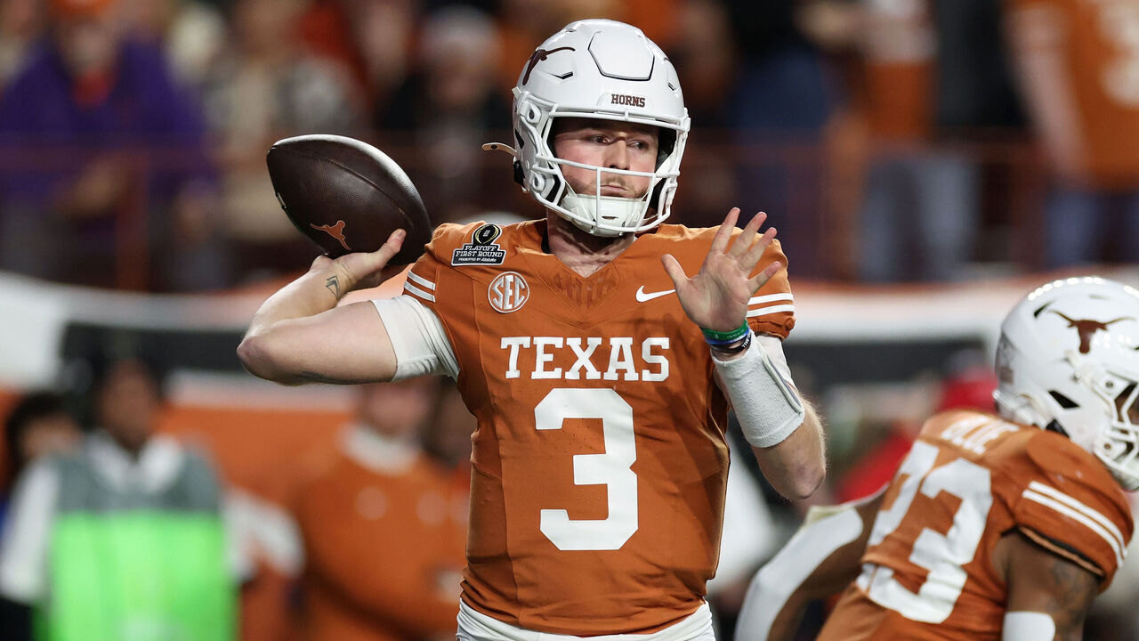 AUSTIN, TEXAS - DECEMBER 21: Quinn Ewers #3 of the Texas Longhorns throws a pass in the second half against the Clemson Tigers during the Playoff First Round Game at Darrell K Royal-Texas Memorial Stadium on December 21, 2024 in Austin, Texas.