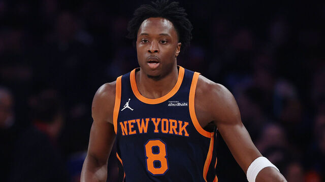 NEW YORK, NEW YORK - MARCH 25: OG Anunoby #8 of the New York Knicks dribbles during the first half against the Dallas Mavericks at Madison Square Garden on March 25, 2025 in New York City.